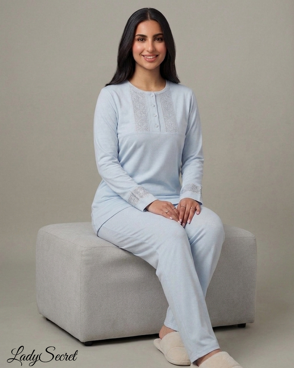 Pyjama Femme Broderie Bleu Ciel - Top & Pantalon