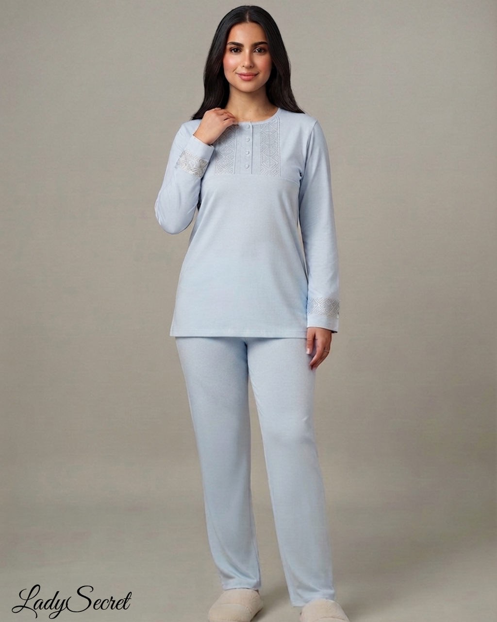 Pyjama Femme Broderie Bleu Ciel - Top & Pantalon