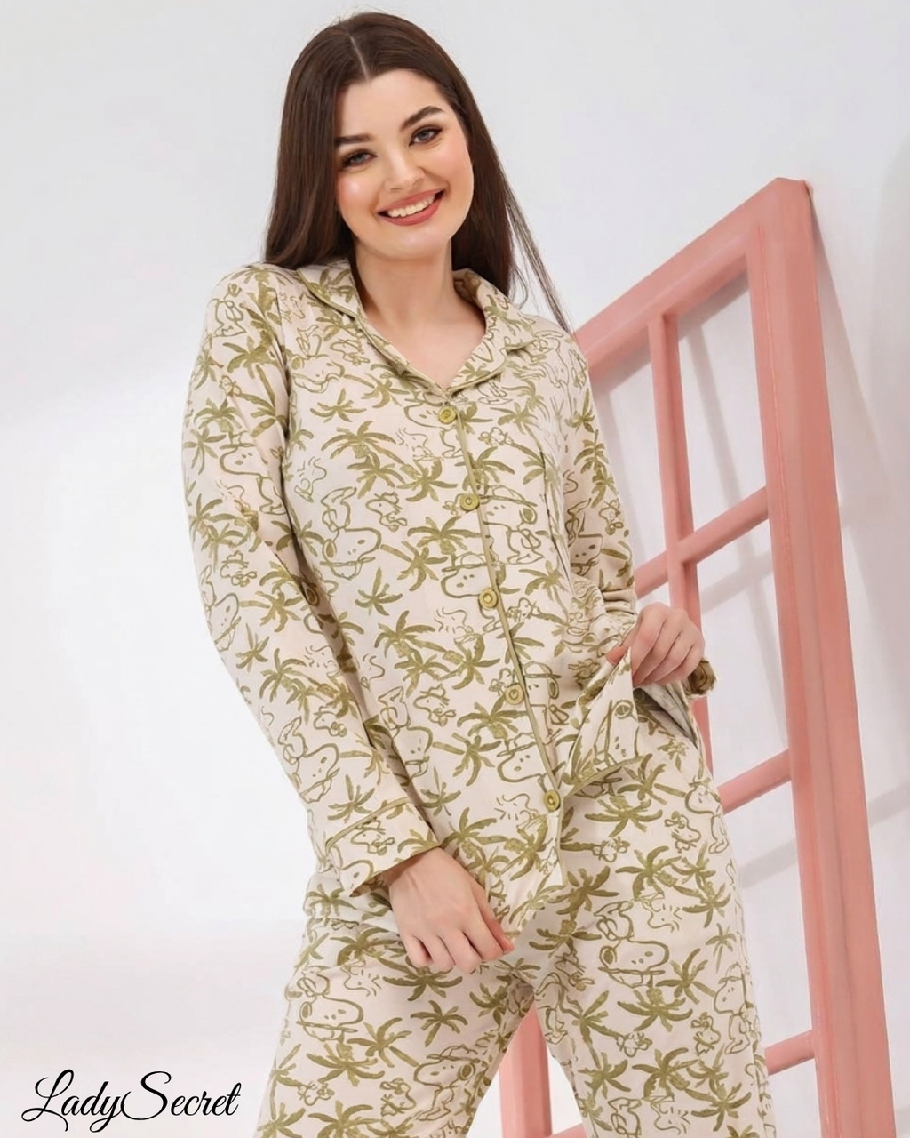 Pyjama Femme Palmiers & Personnages - Chemise & Pantalon