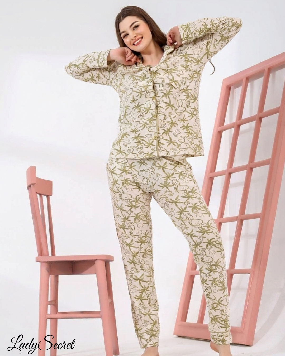 Pyjama Femme Palmiers & Personnages - Chemise & Pantalon