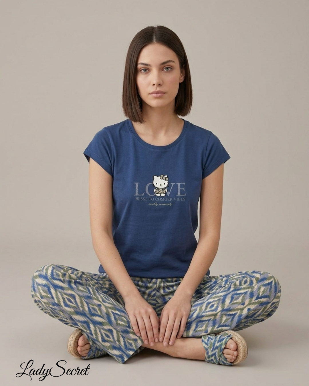 Pyjama Femme Love Hello Kitty - T-shirt & Pantalon Large LP-0157